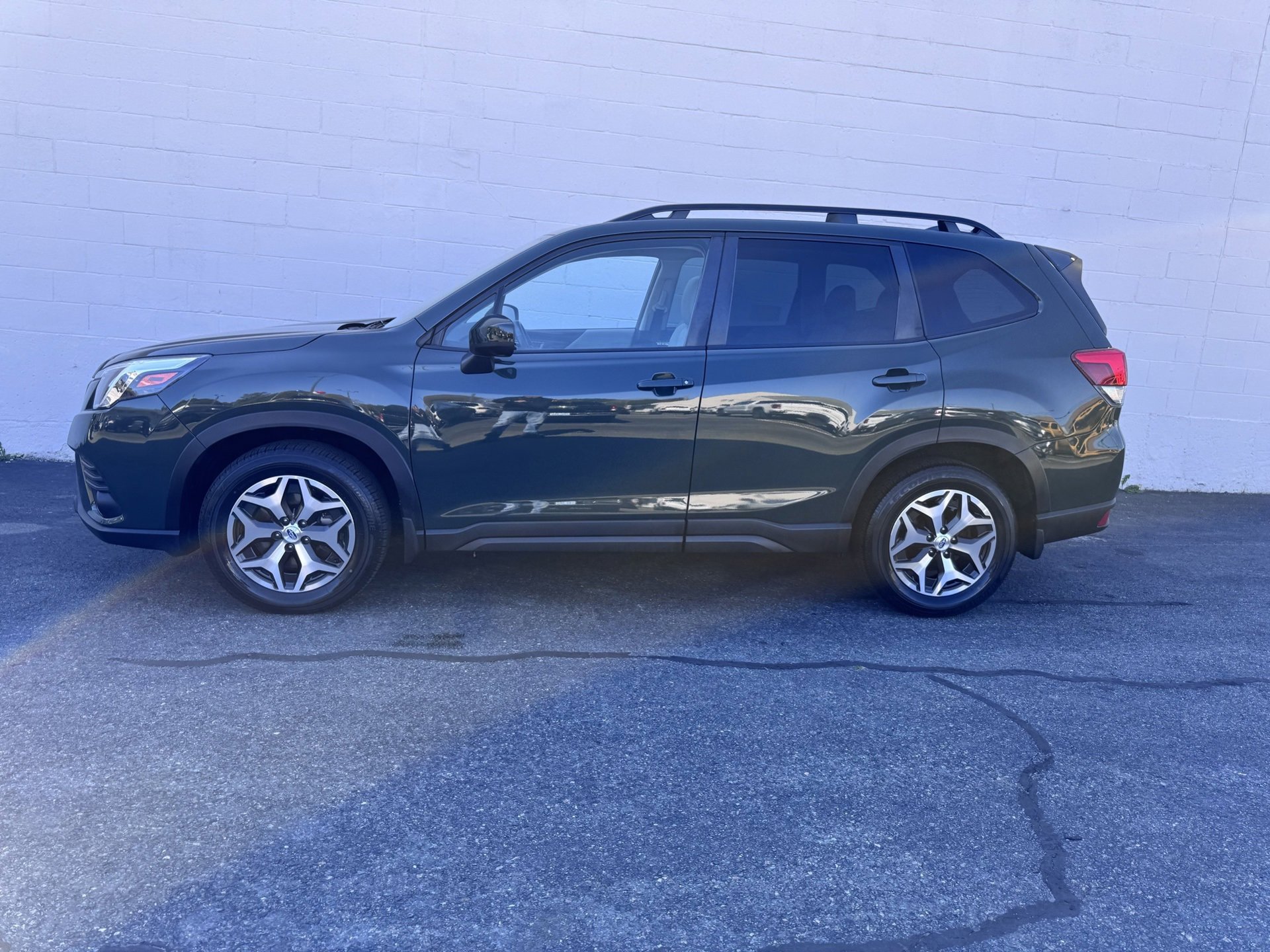 Used 2022 Subaru Forester Premium image 2