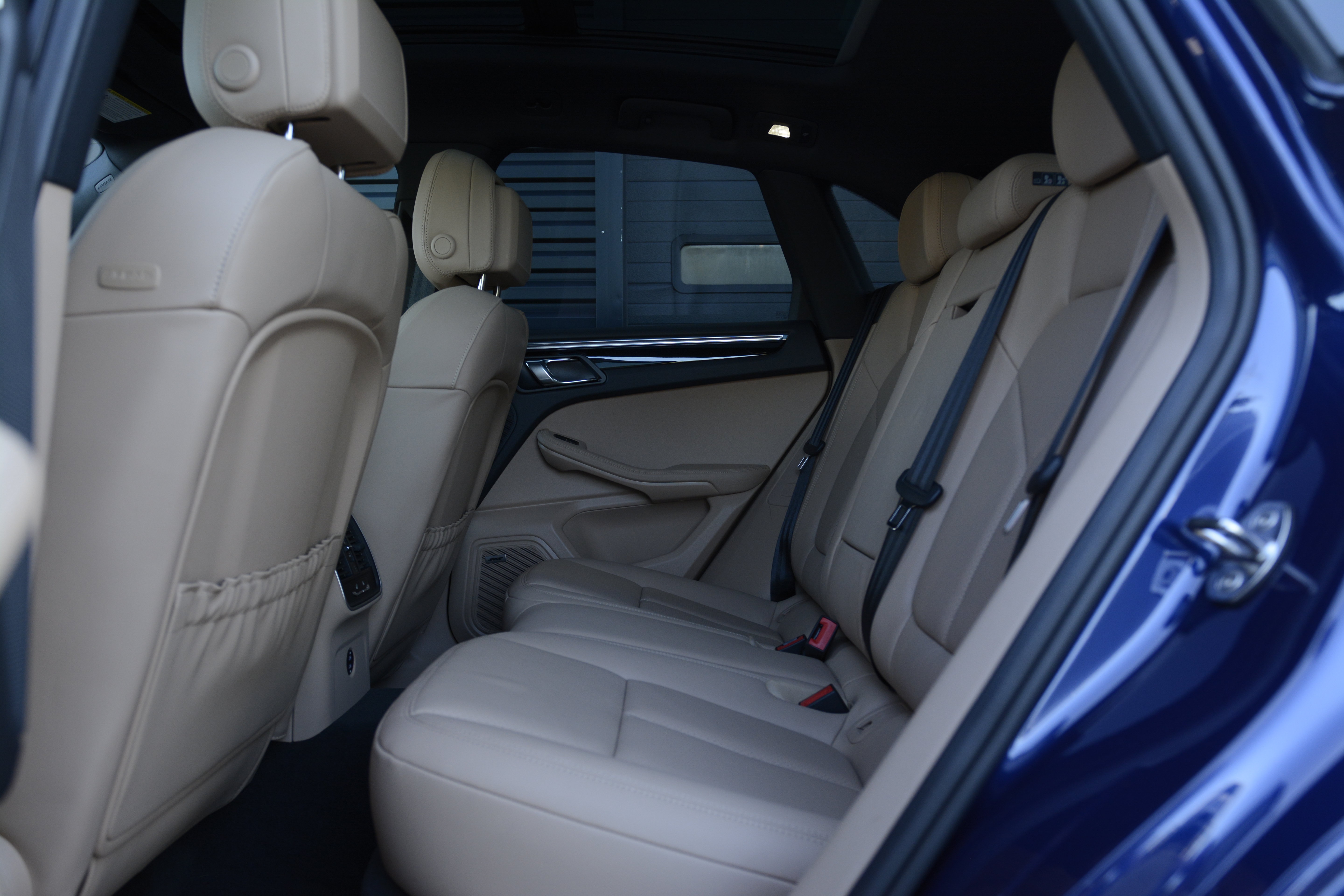 Certified 2026 Porsche Macan AWD/4WD image 31