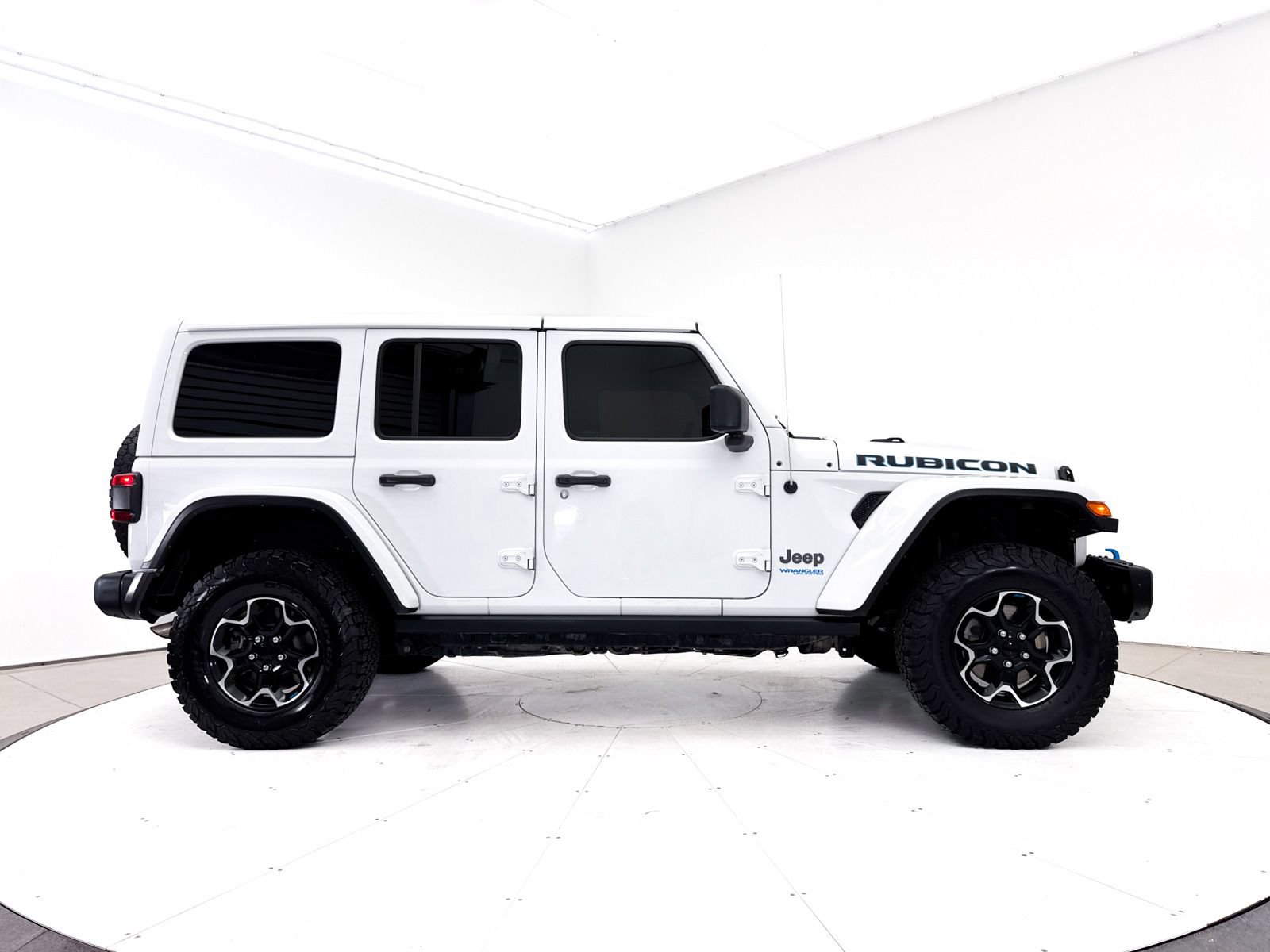 Used 2022 Jeep Wrangler Unlimited Rubicon 4xe w/ Steel Bumper Group AWD/4WD image 42