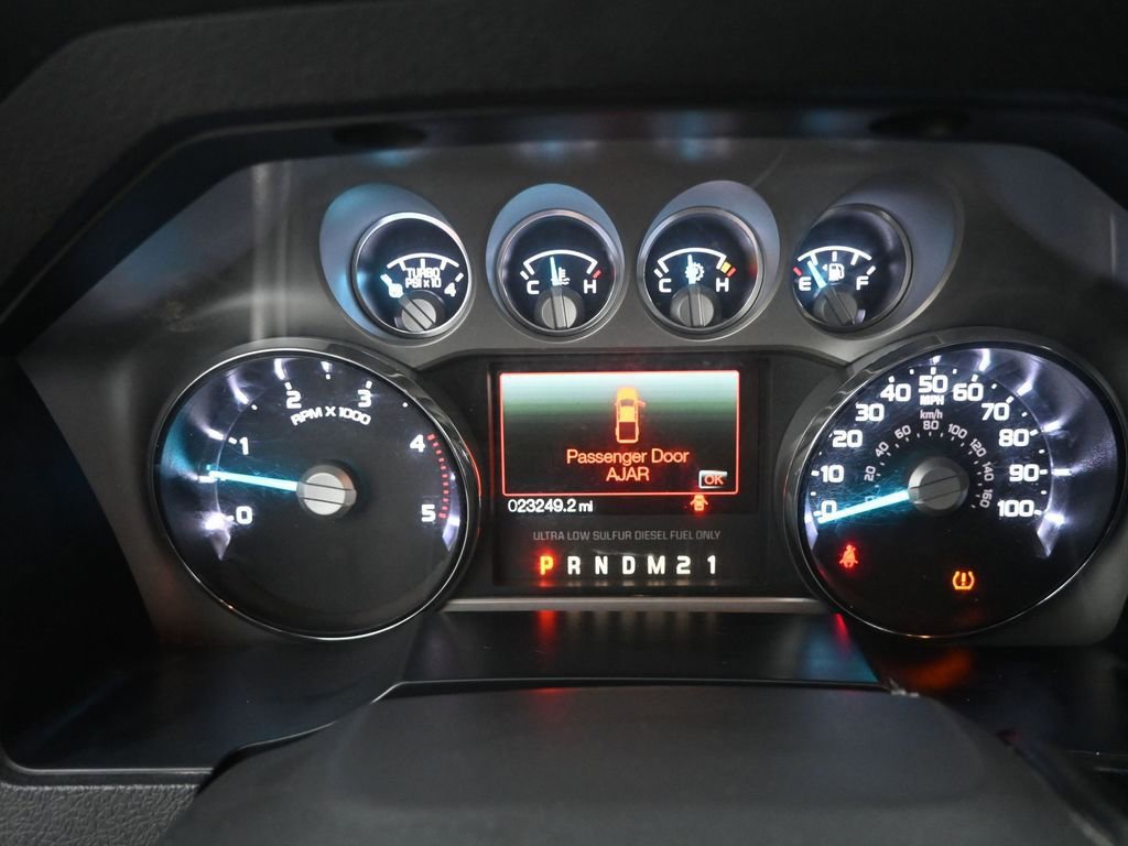 Used 2015 Ford F350 Lariat w/ Lariat Interior Package image 36