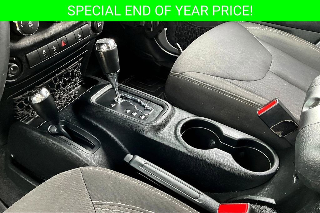 Used 2016 Jeep Wrangler Unlimited Rubicon w/ Connectivity Group image 16