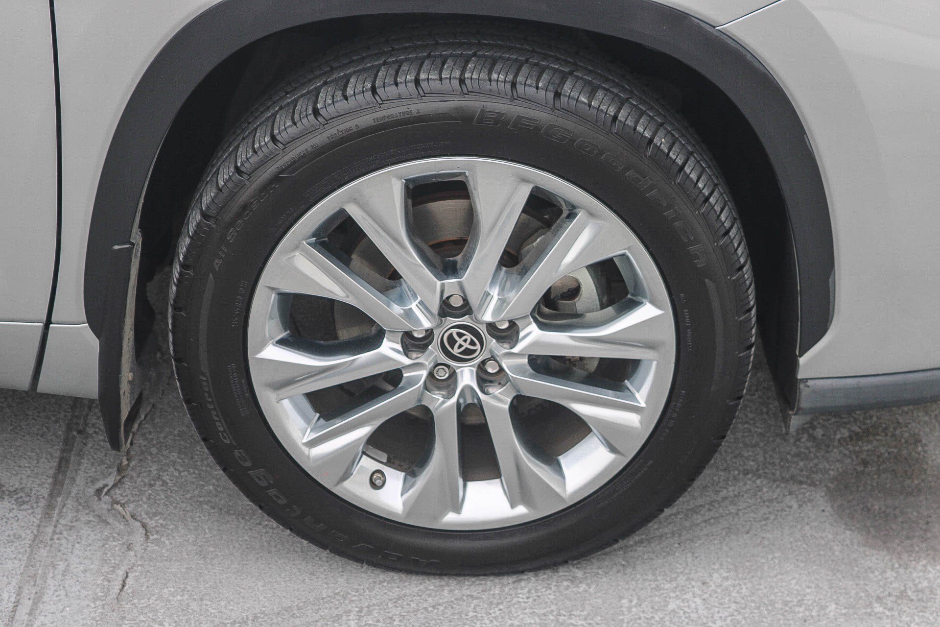 Used 2023 Toyota Highlander Limited AWD/4WD image 12
