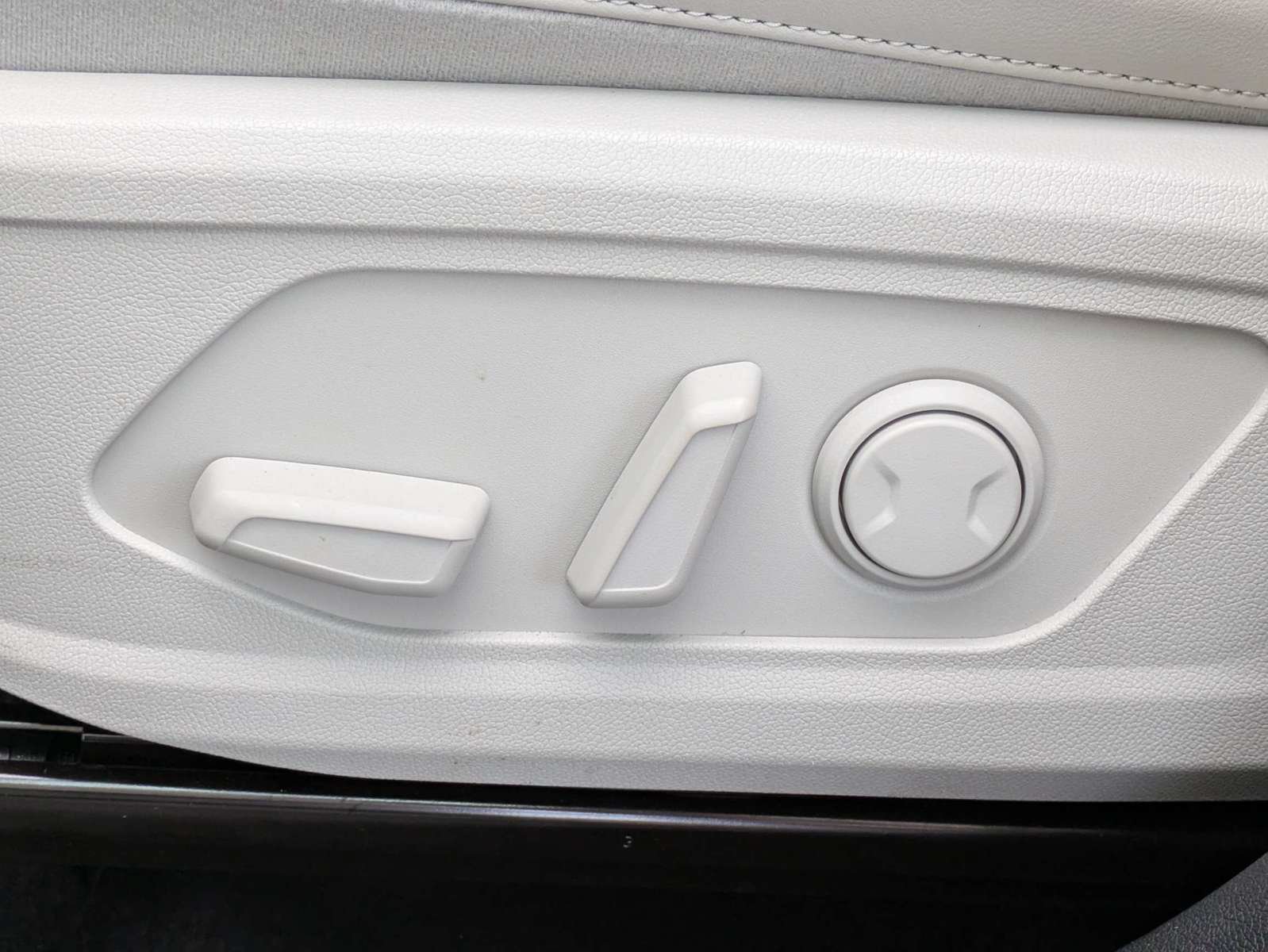 Used 2026 Kia Sorento S w/ S Panoramic Sunroof Package FWD image 17