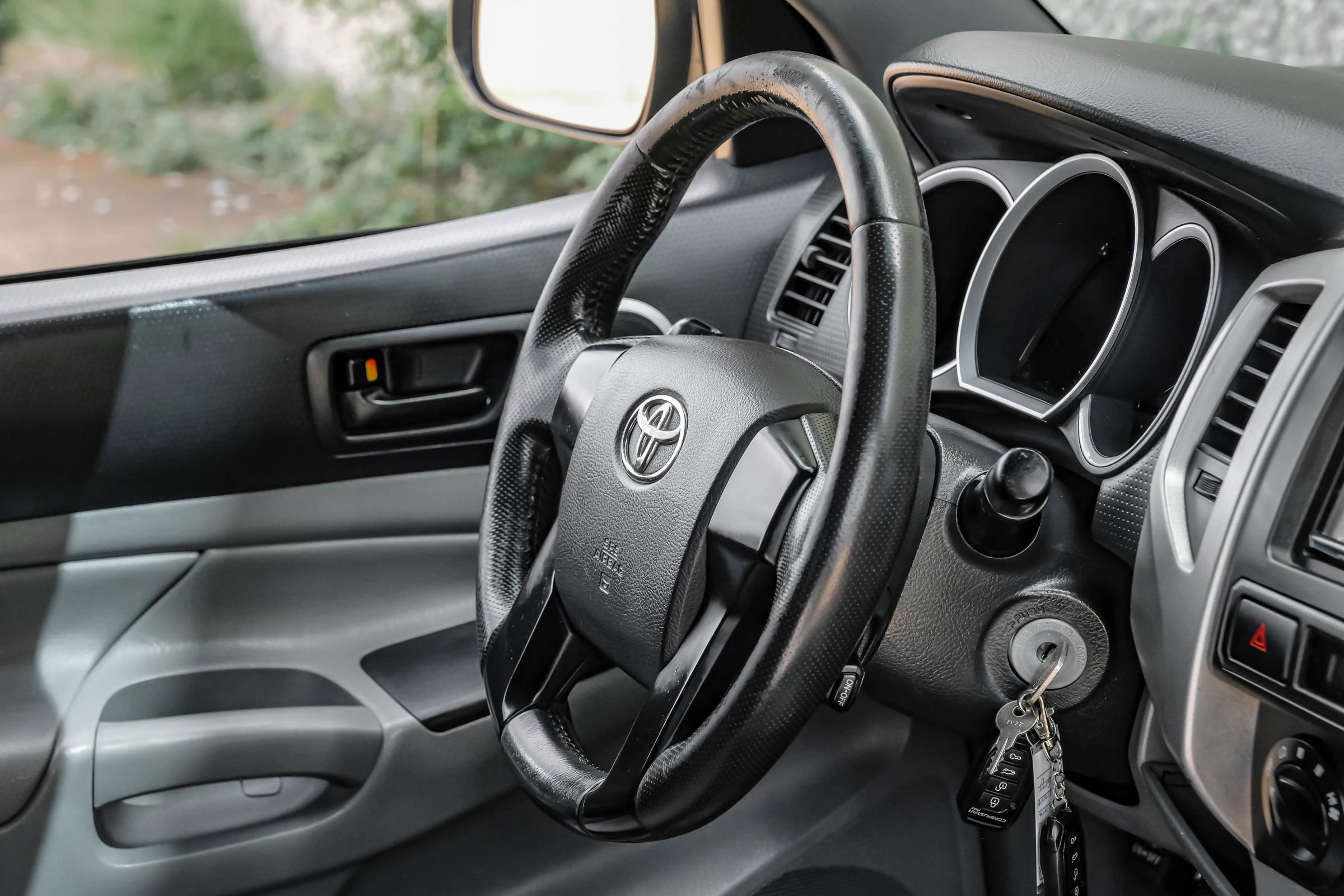 Used 2012 Toyota Tacoma PreRunner w/ SR5 Pkg RWD image 14