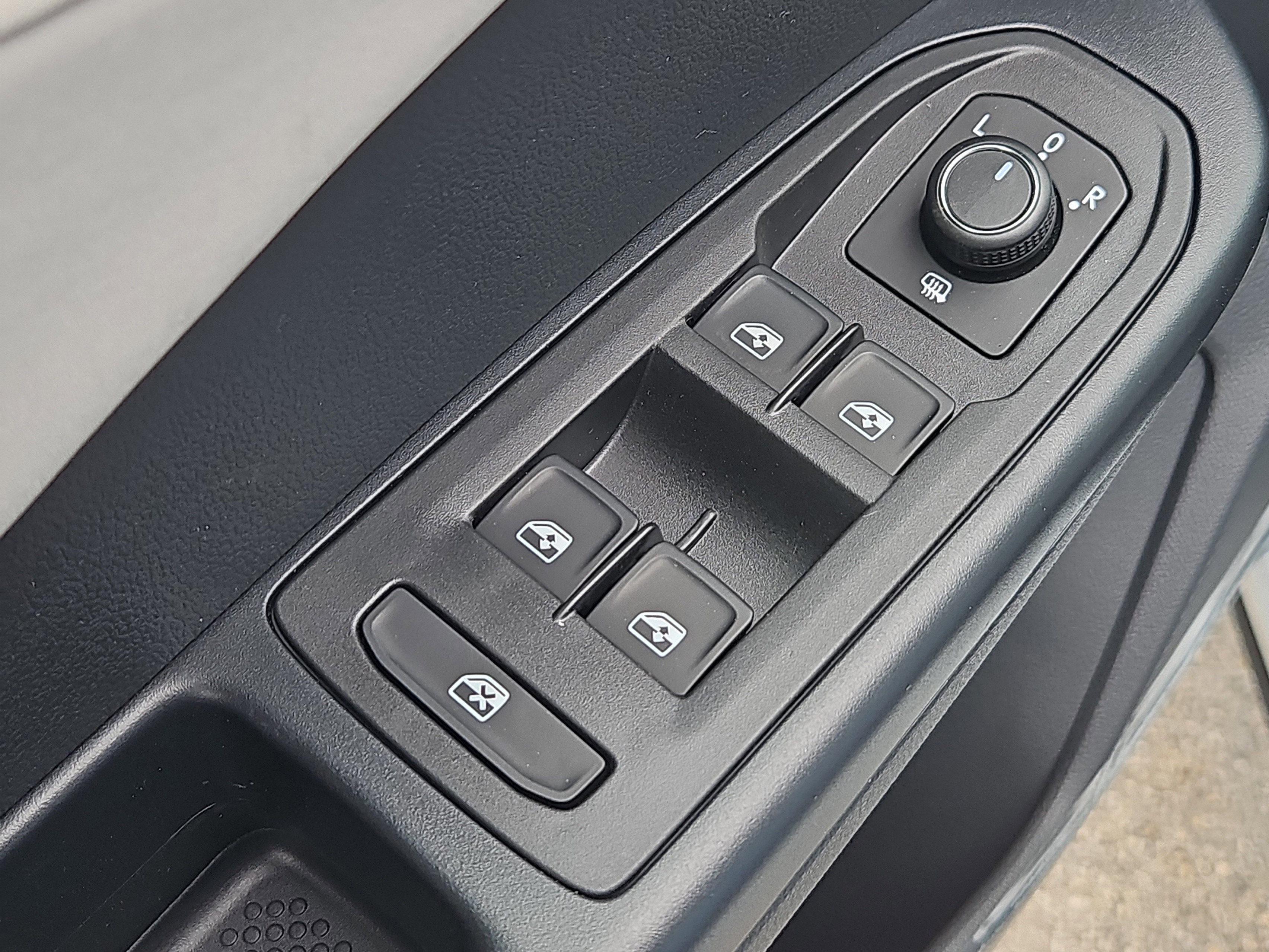 New 2026 Volkswagen Taos SE AWD/4WD image 7