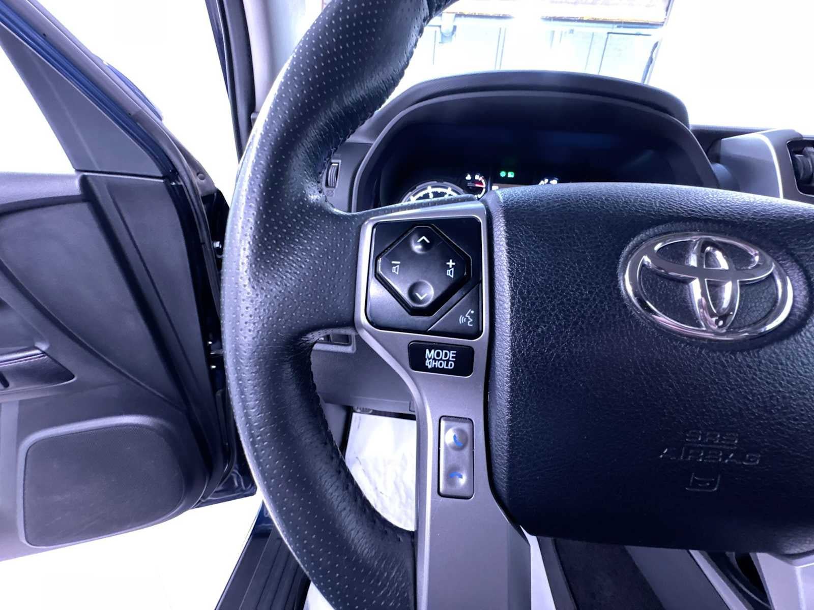 Used 2020 Toyota 4Runner Limited AWD/4WD image 20