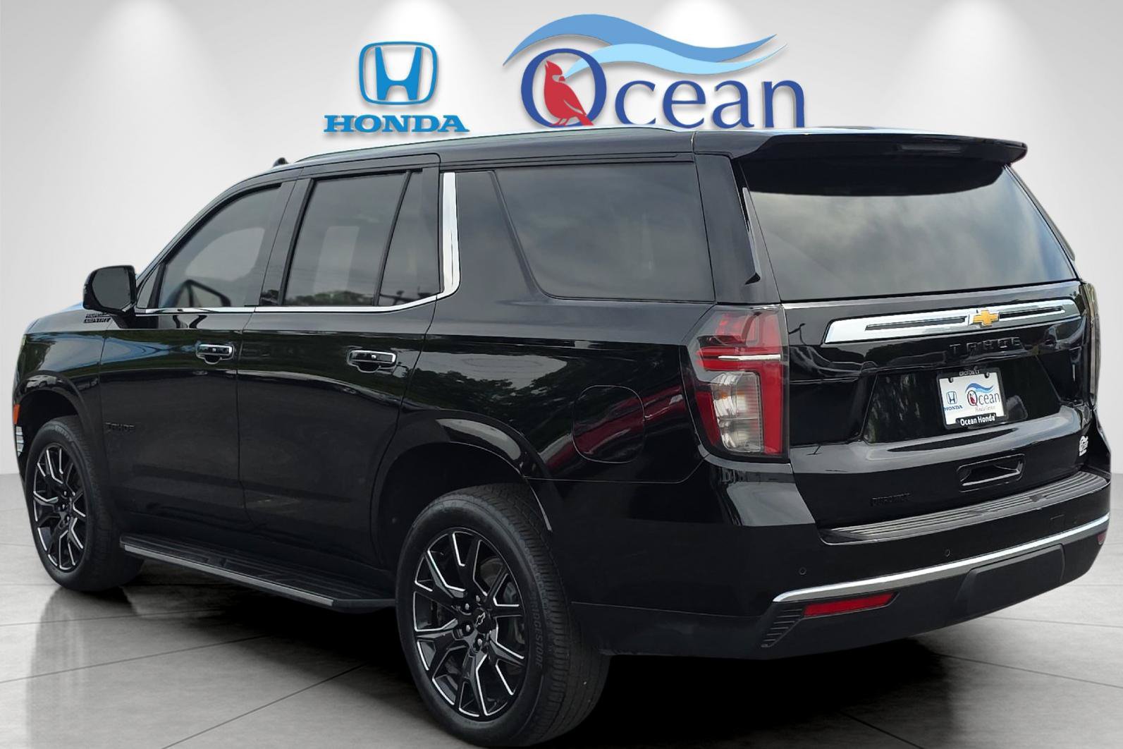 Used 2024 Chevrolet Tahoe High Country AWD/4WD image 5
