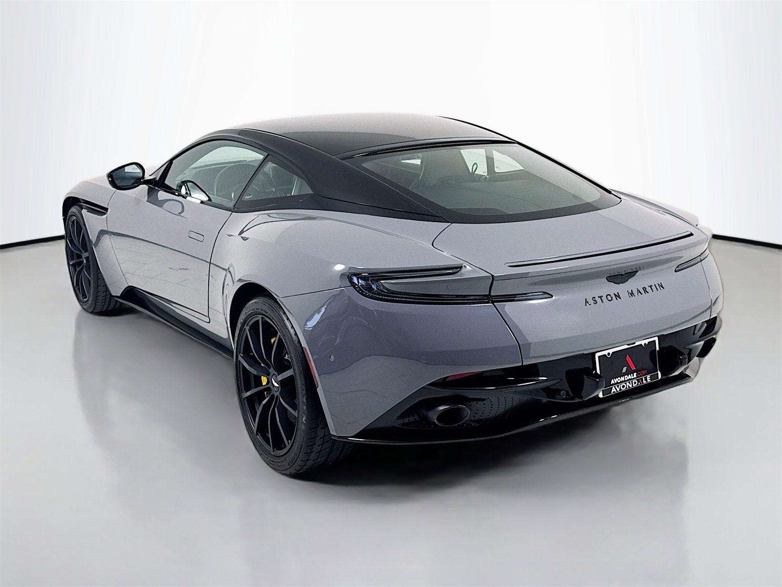 Used 2022 Aston Martin DB11 Coupe image 5