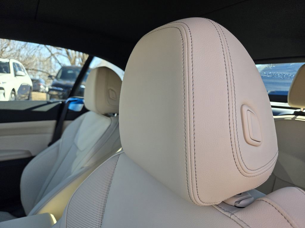 New 2026 BMW 430i xDrive Convertible w/ Driving Assistance Package image 17