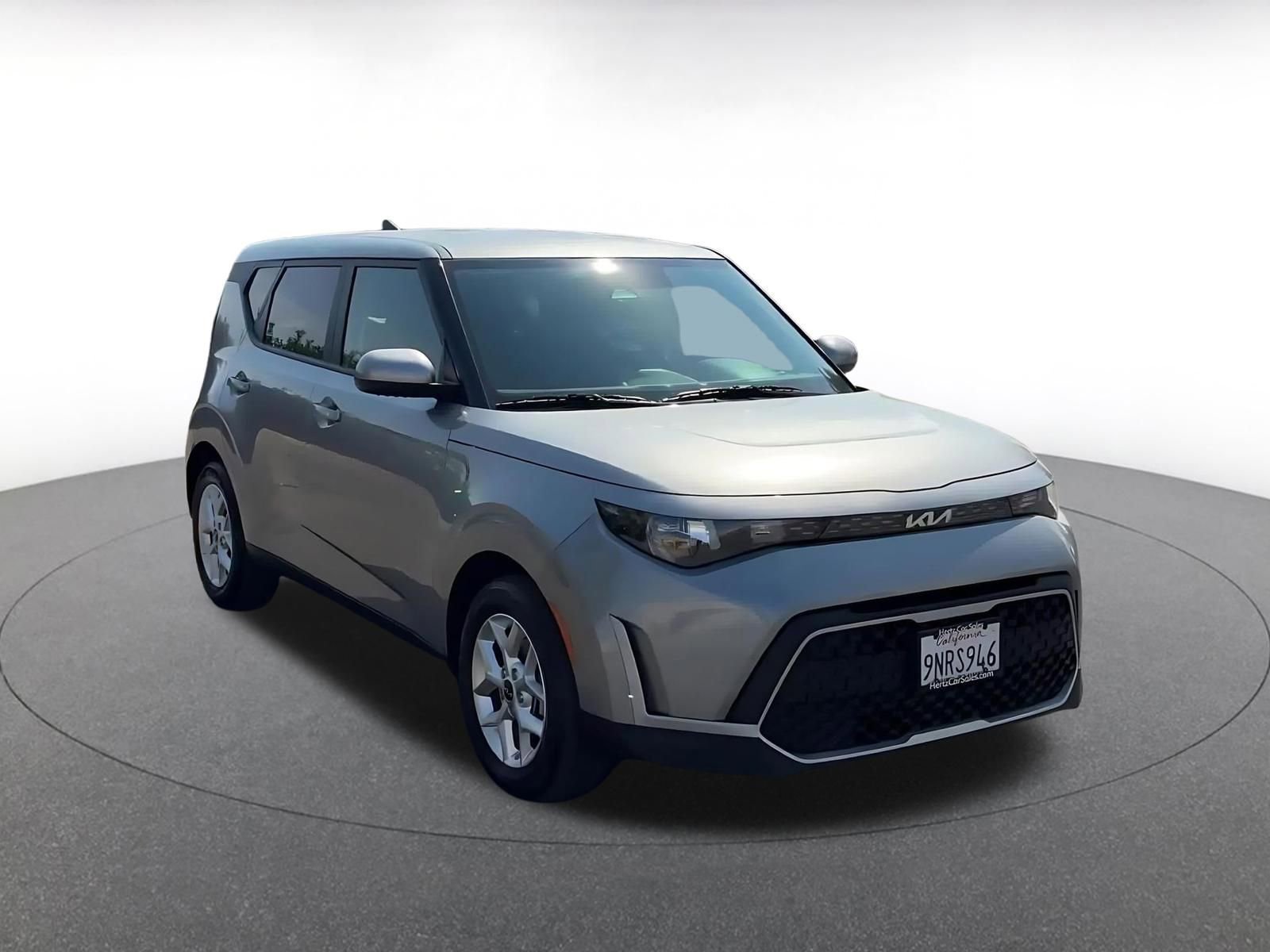 Used 2025 Kia Soul LX w/ LX Technology Package image 3