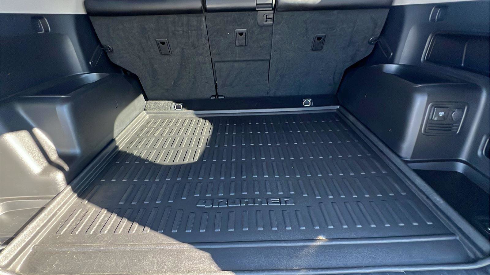 Used 2023 Toyota 4Runner TRD Off-Road Premium w/ Off Road Premium Plus Package image 17