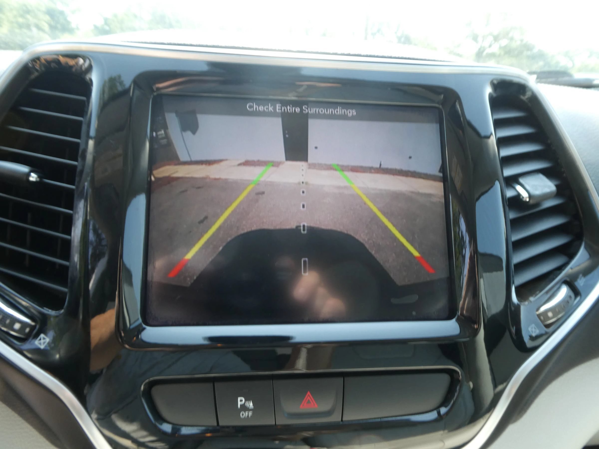 Used 2019 Jeep Cherokee Limited FWD image 21