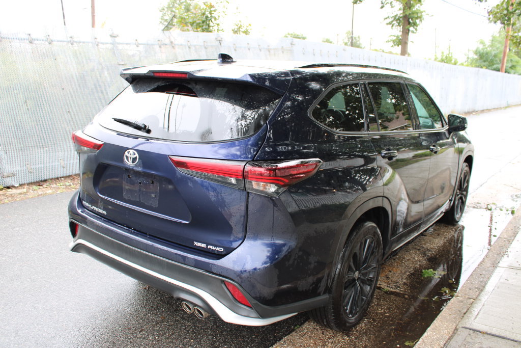 Used 2025 Toyota Highlander XSE AWD/4WD image 5