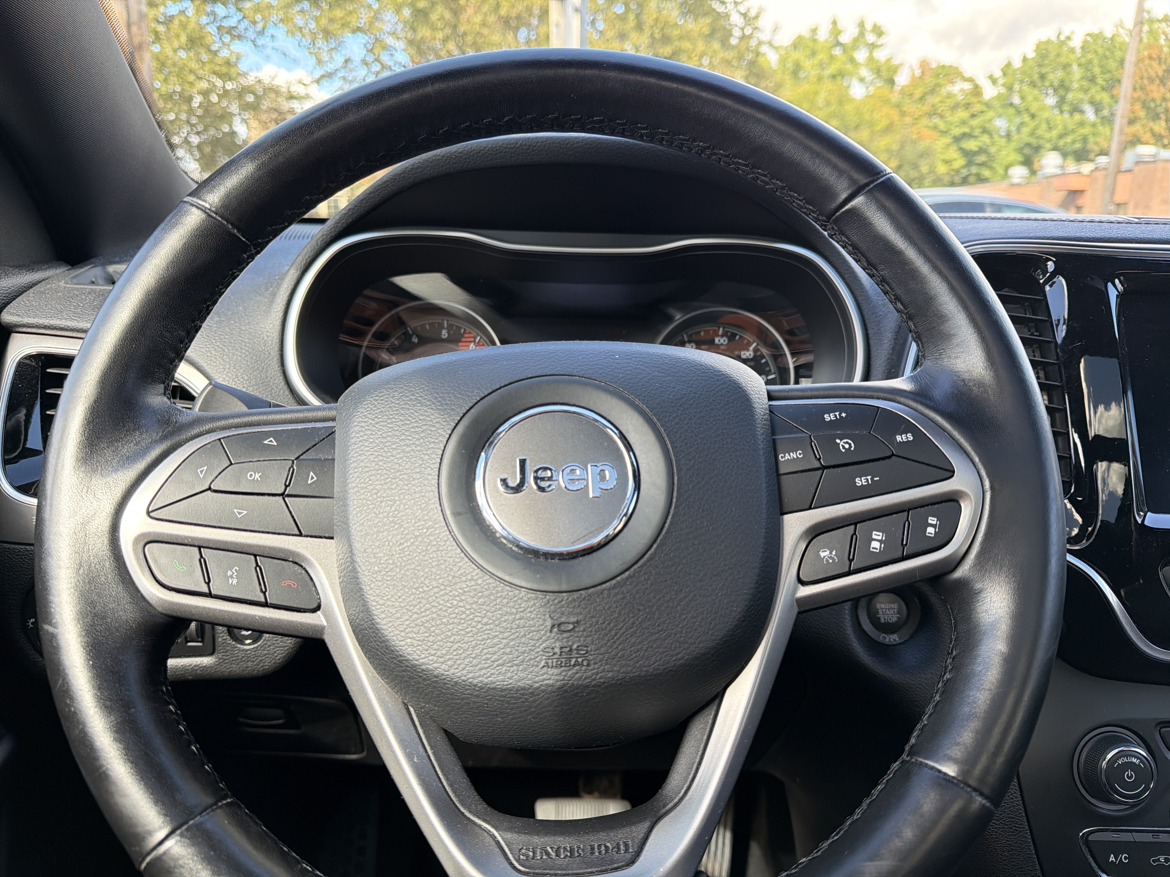 Used 2021 Jeep Cherokee High Altitude AWD/4WD image 13