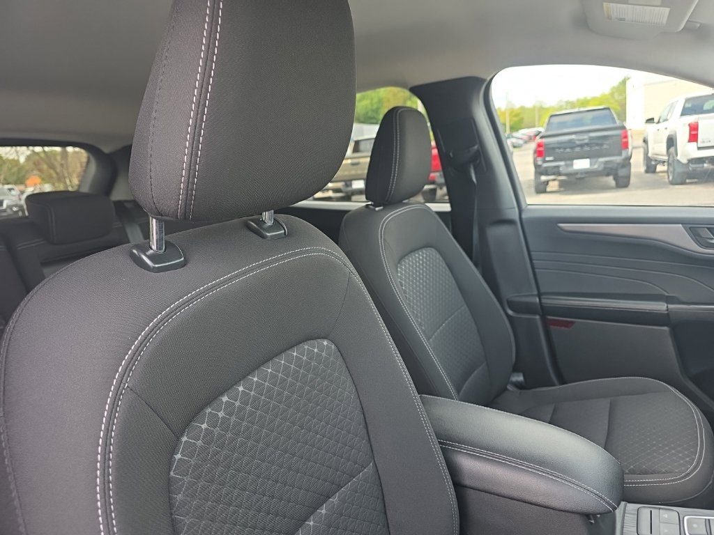 Used 2024 Ford Escape Active w/ Cold Weather Package FWD image 10