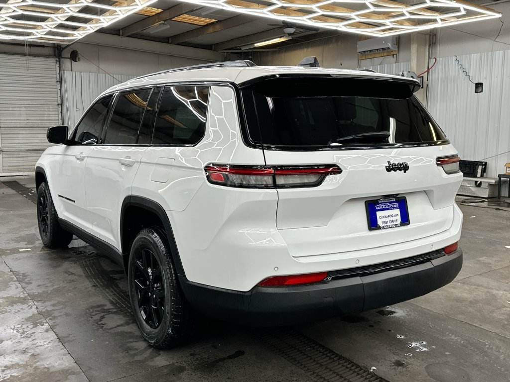 Used 2024 Jeep Grand Cherokee L Laredo RWD image 6