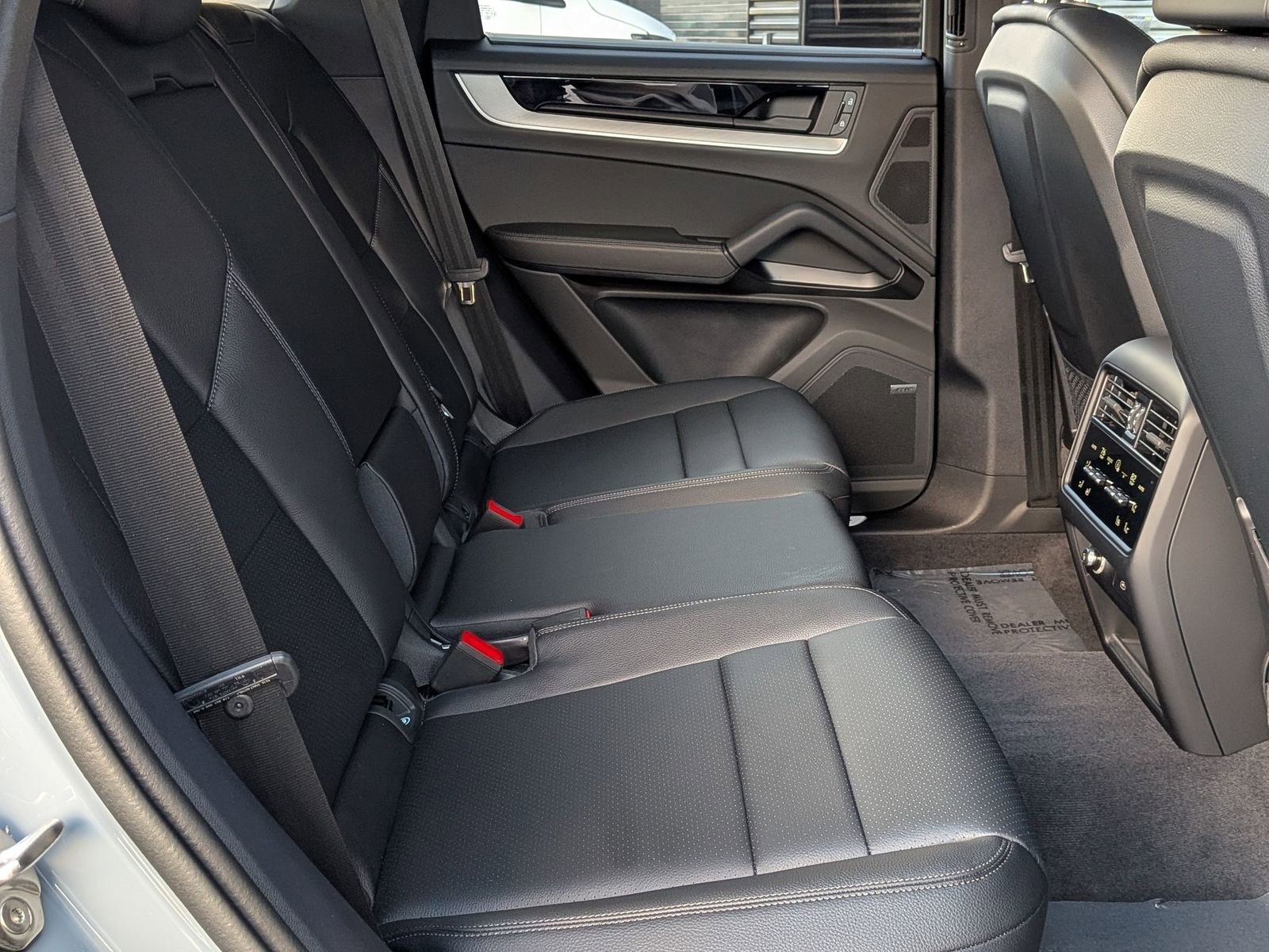 Certified 2026 Porsche Cayenne AWD/4WD image 25