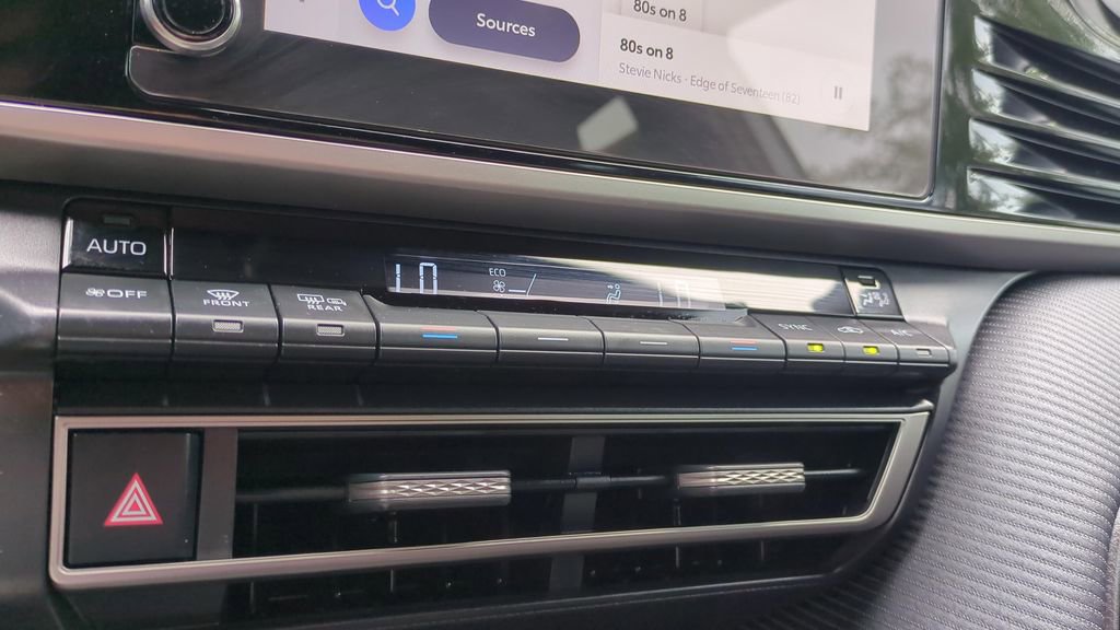 Certified 2025 Toyota Camry SE image 19