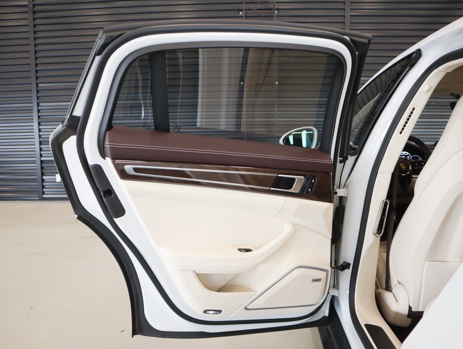Certified 2023 Porsche Panamera Platinum Edition RWD image 26