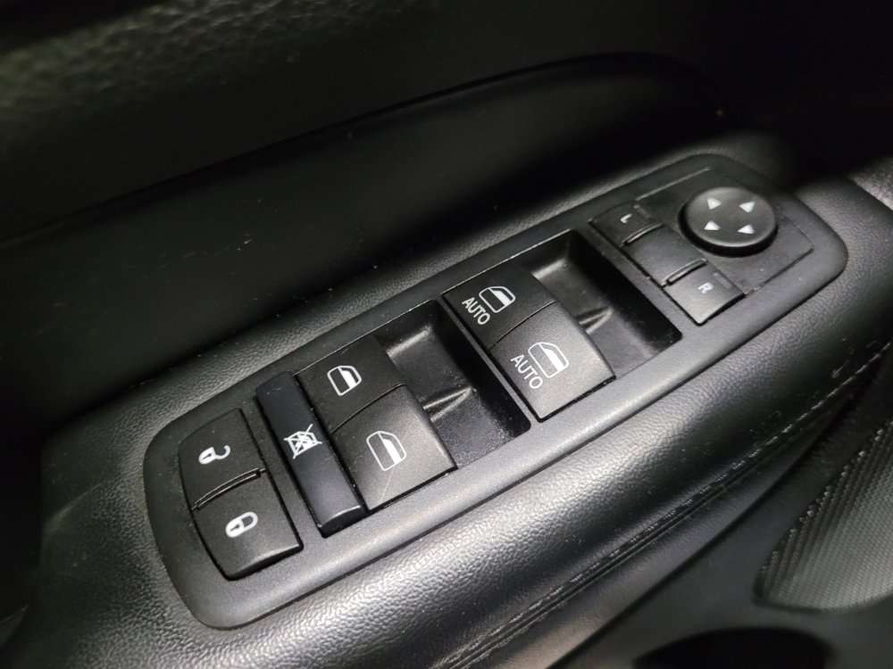 Used 2016 Jeep Grand Cherokee Laredo w/ Quick Order Package 23E AWD/4WD image 27