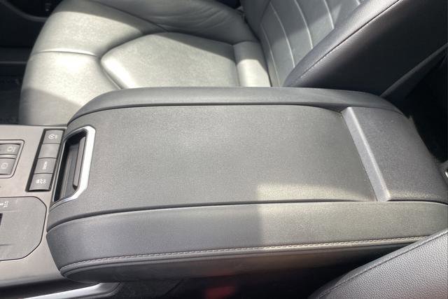 Used 2020 Toyota Highlander XLE FWD image 20