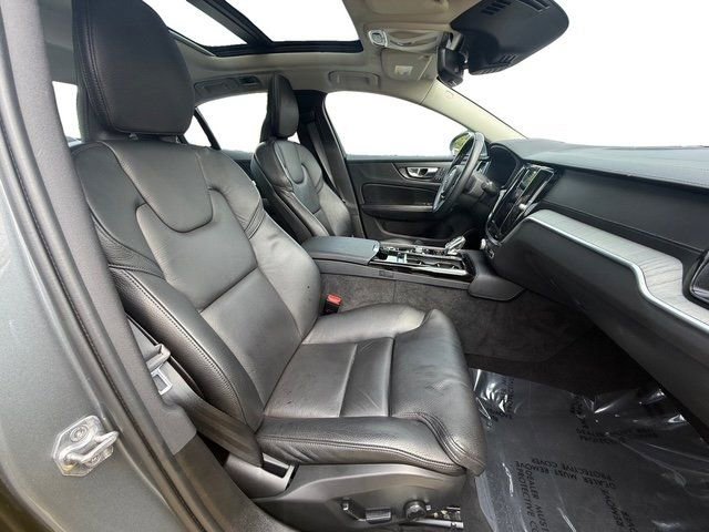 Used 2021 Volvo S60 T8 Inscription image 12
