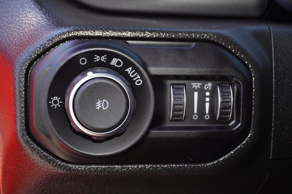 Used 2022 Jeep Wrangler Unlimited Sport AWD/4WD image 12
