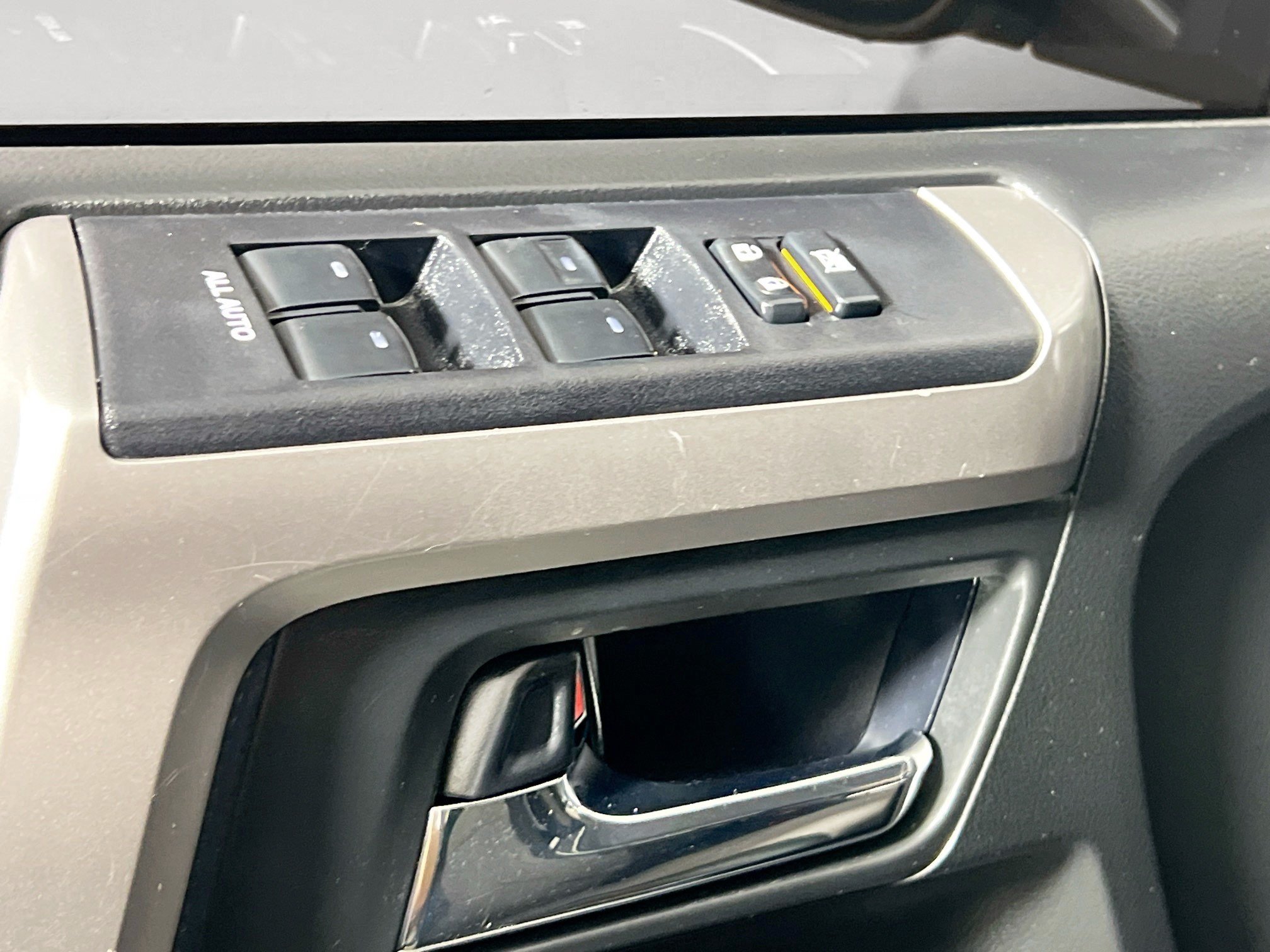 Used 2019 Toyota 4Runner SR5 RWD image 15