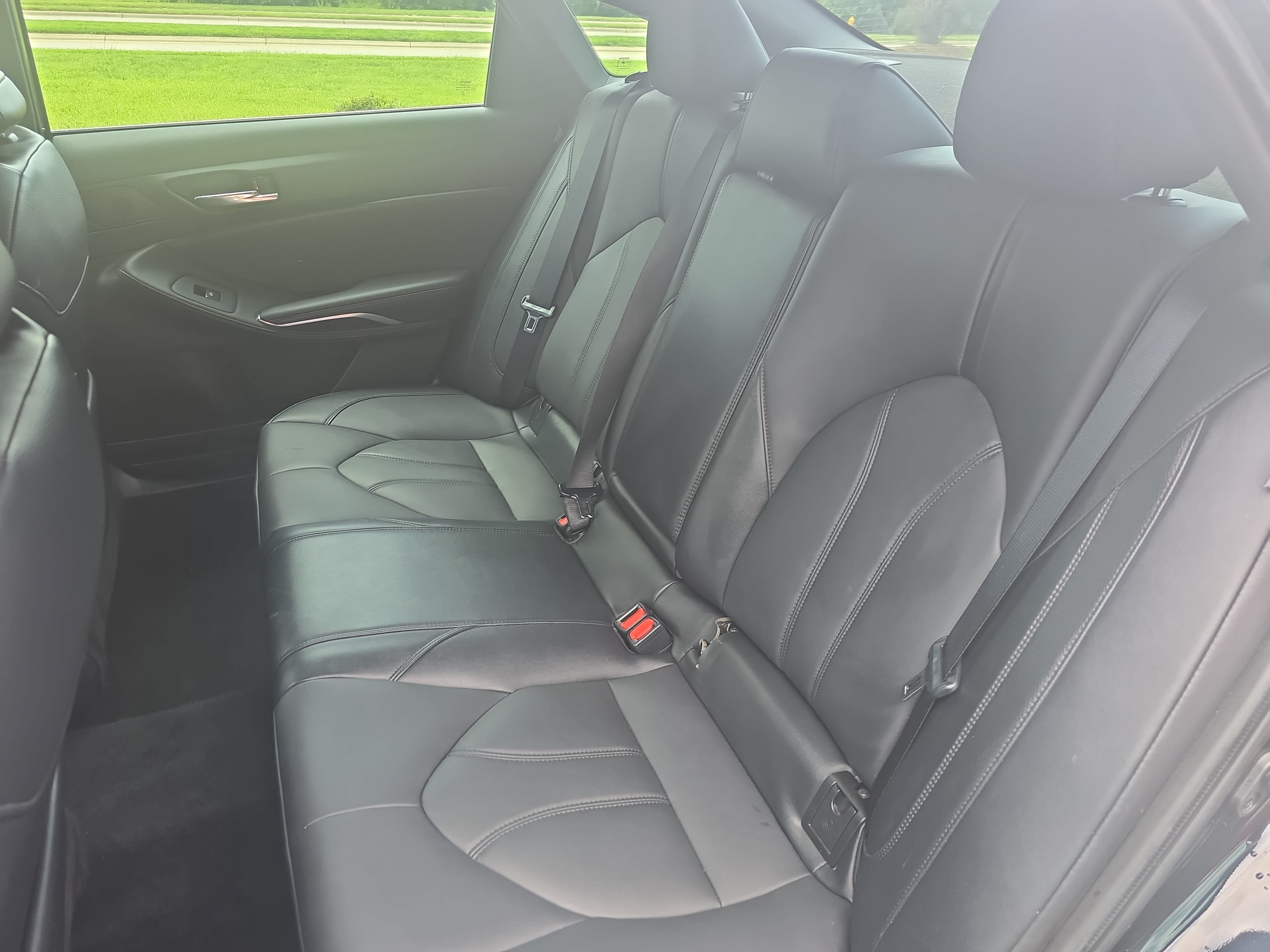 Used 2022 Toyota Avalon XLE w/ Moonroof Package FWD image 13