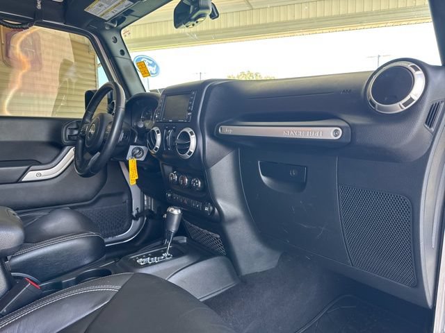 Used 2017 Jeep Wrangler Unlimited Sahara w/ Max Tow Package AWD/4WD image 22