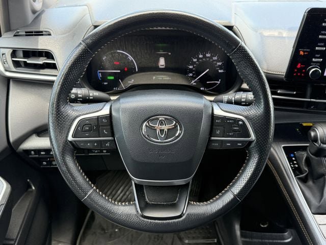 Certified 2024 Toyota Sienna XLE Woodland Edition AWD/4WD image 13