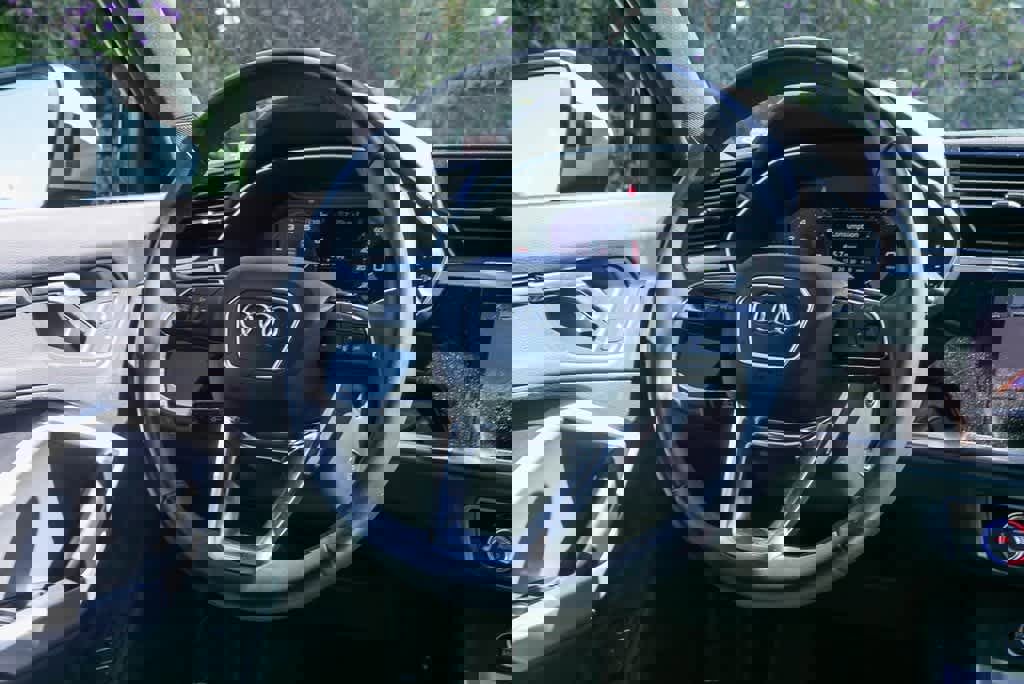 Used 2023 Audi Q3 2.0T Premium w/ Convenience Package image 15