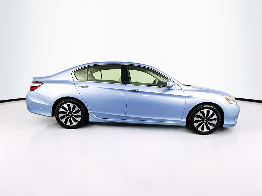 Used 2017 Honda Accord Touring image 11