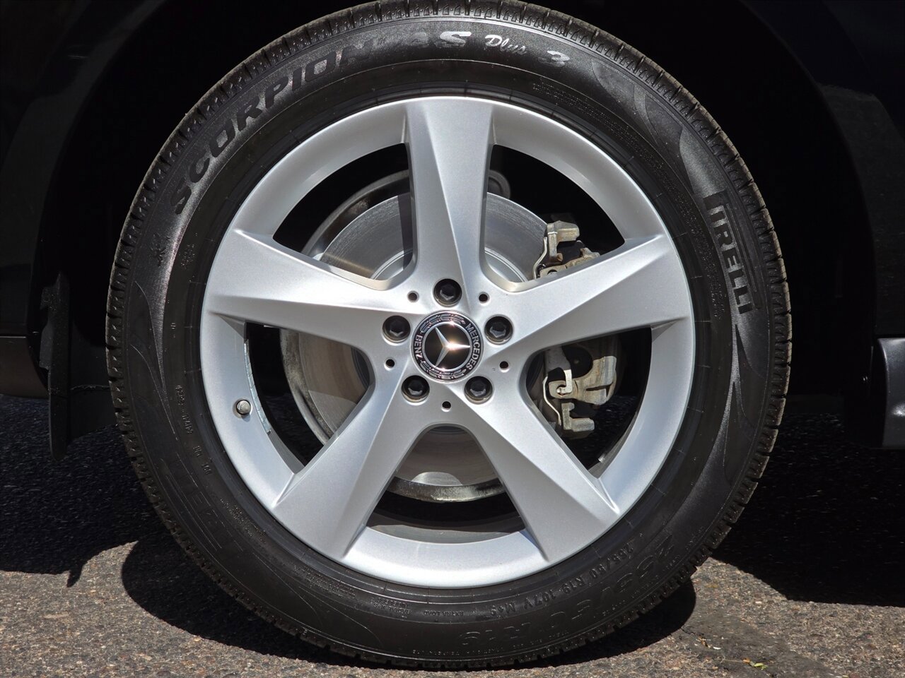 Used 2018 Mercedes-Benz GLE 350 w/ Premium 1 Package image 38