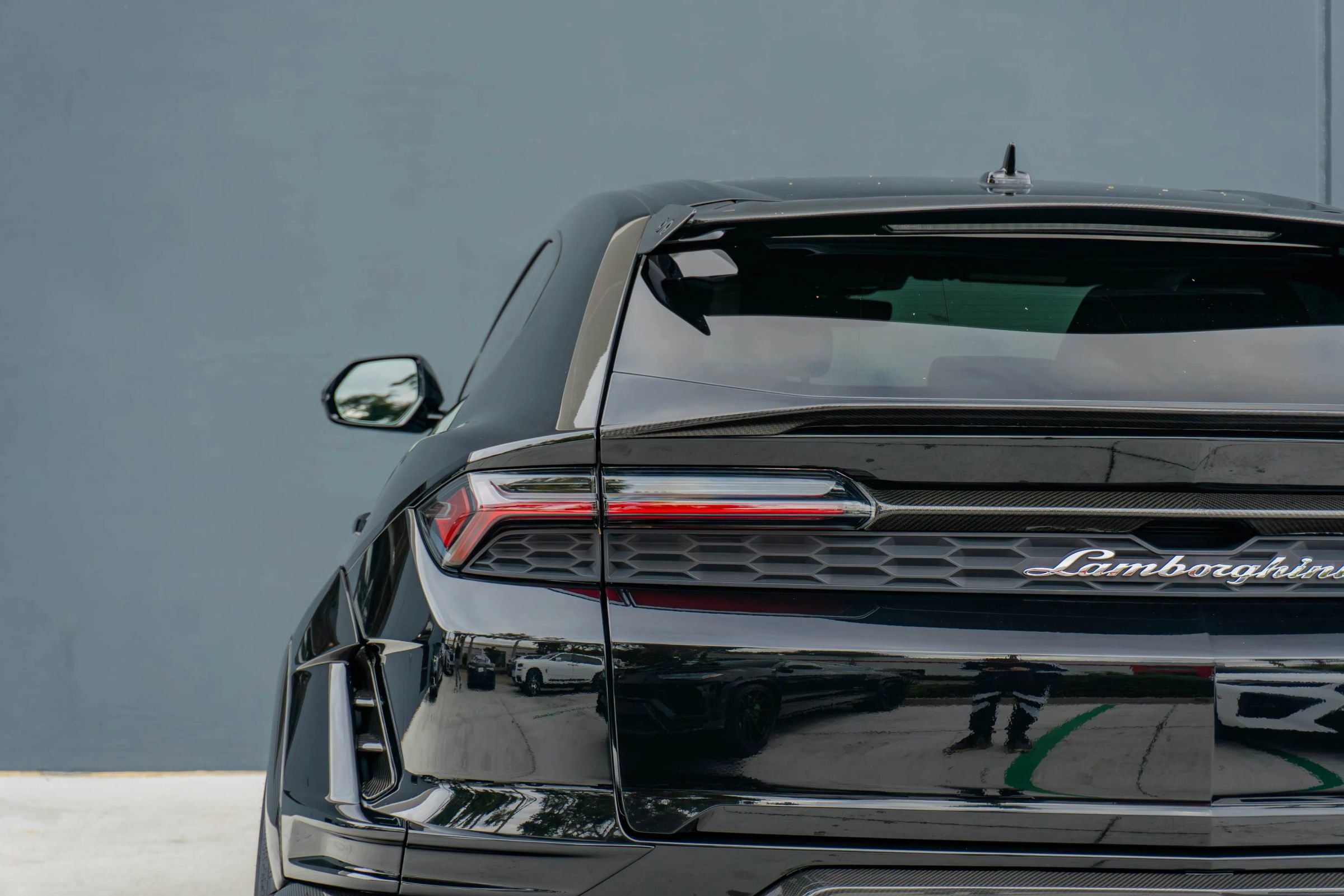 Used 2025 Lamborghini Urus SE image 51