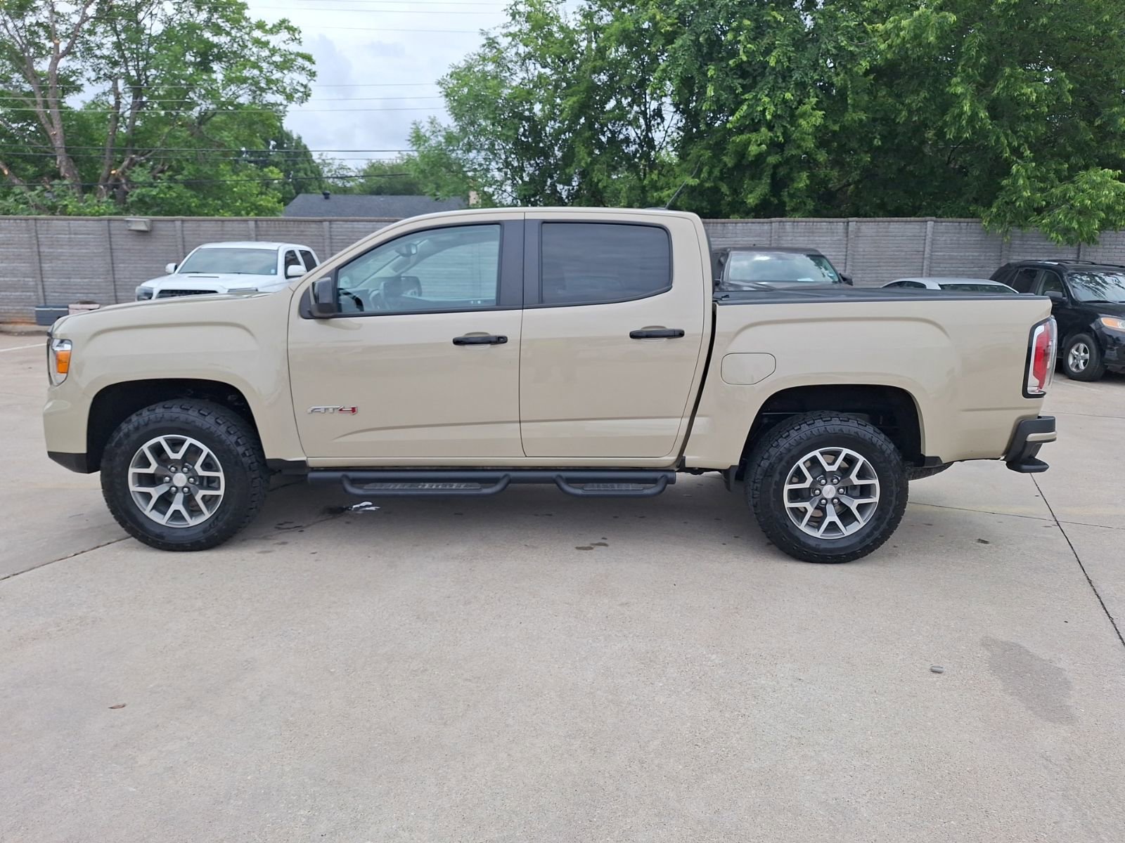Used 2022 GMC Canyon AT4 AWD/4WD image 3