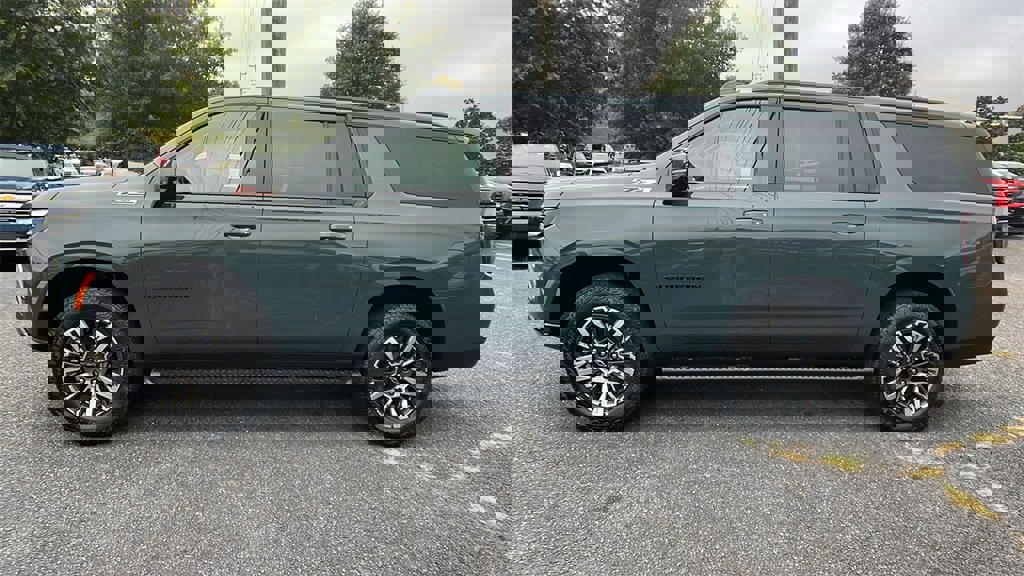 New 2026 Chevrolet Suburban Z71 w/ Comfort Package image 8