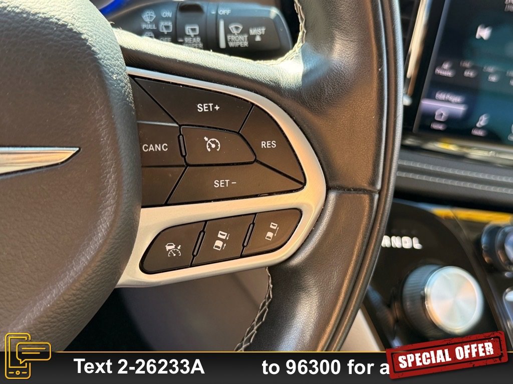 Used 2022 Chrysler Pacifica Touring-L image 18