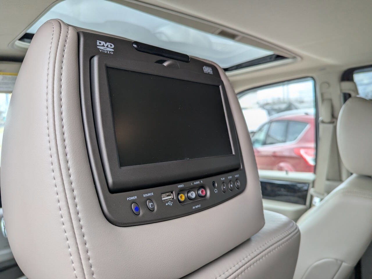 Used 2016 Lincoln Navigator Select image 17