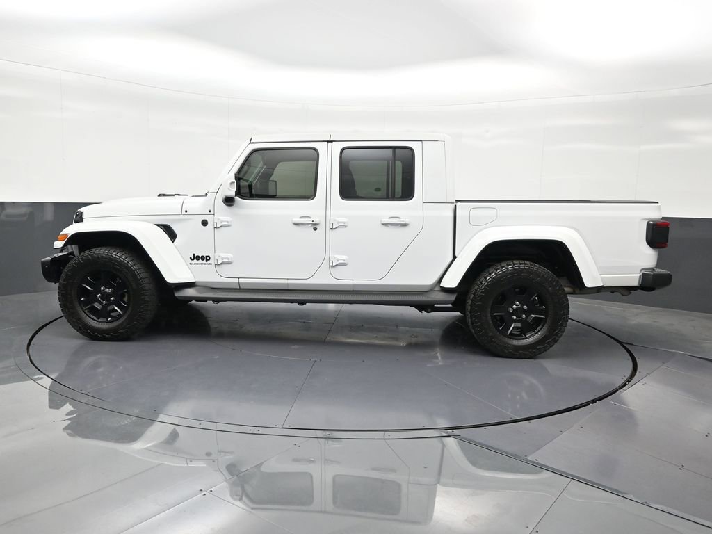 Used 2023 Jeep Gladiator Overland image 2