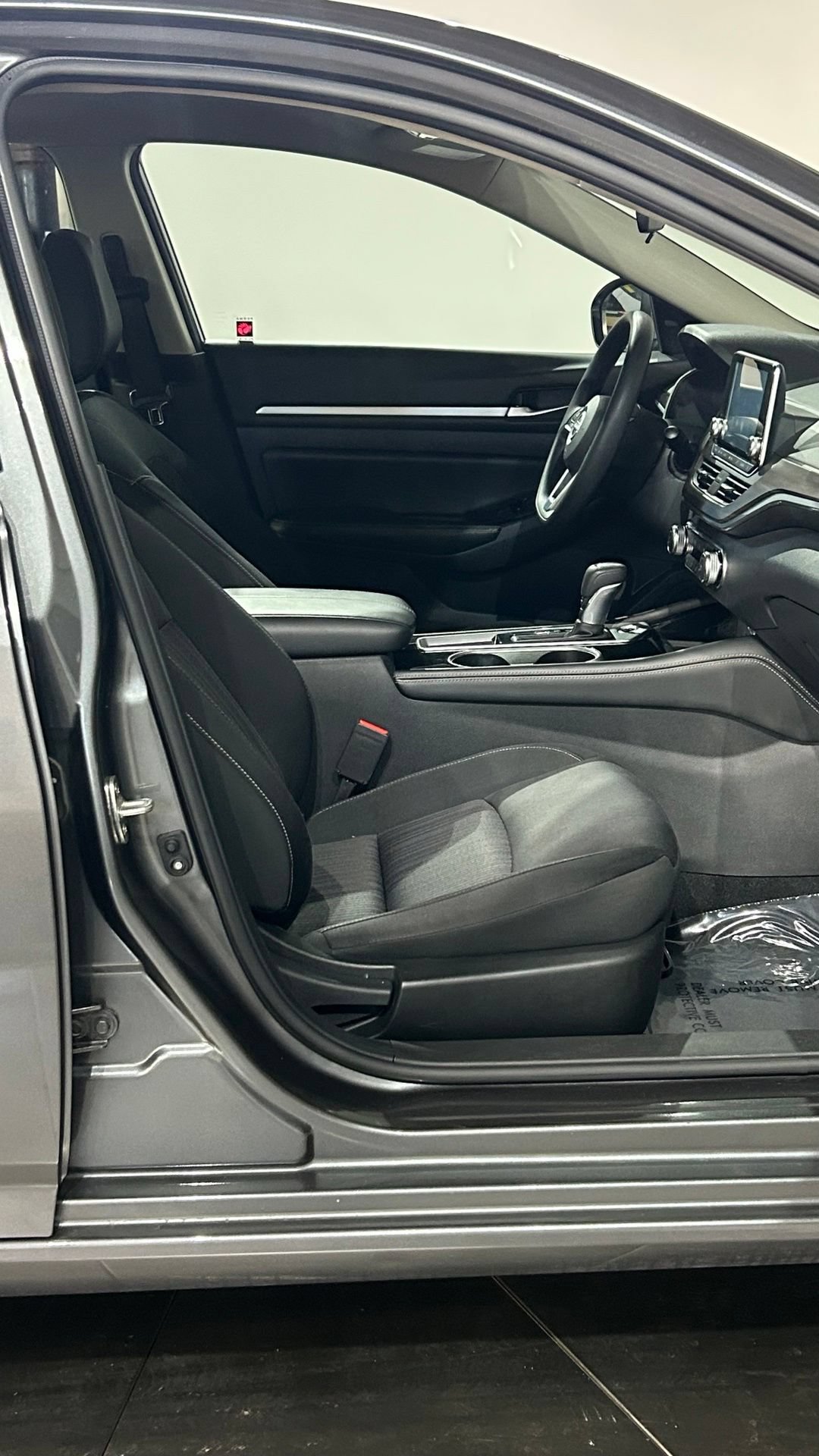 Used 2023 Nissan Altima 2.5 SV FWD image 46