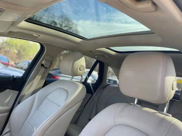 Used 2019 Mercedes-Benz GLC 300 GLC 300 w/ Premium Package image 3