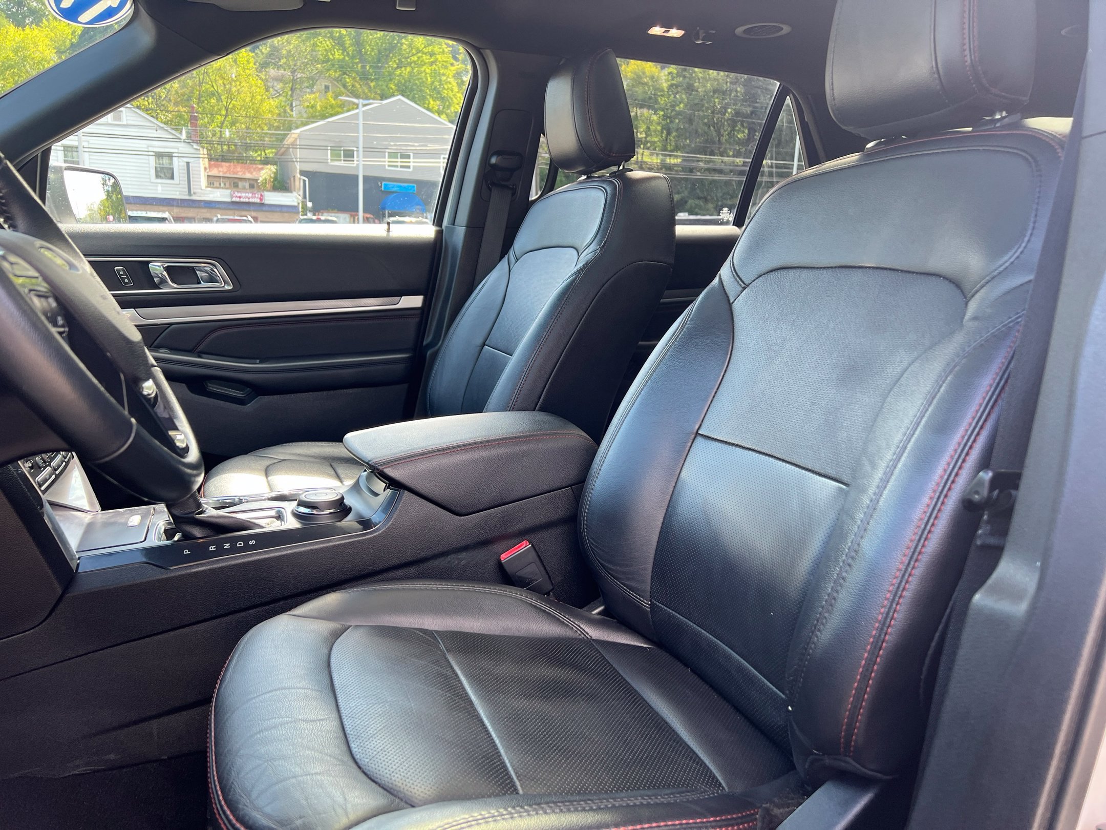 Used 2019 Ford Explorer Sport w/ Equipment Group 401A AWD/4WD image 18