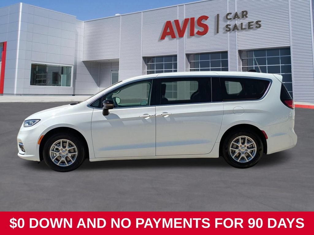 Used 2024 Chrysler Pacifica Touring-L FWD image 10