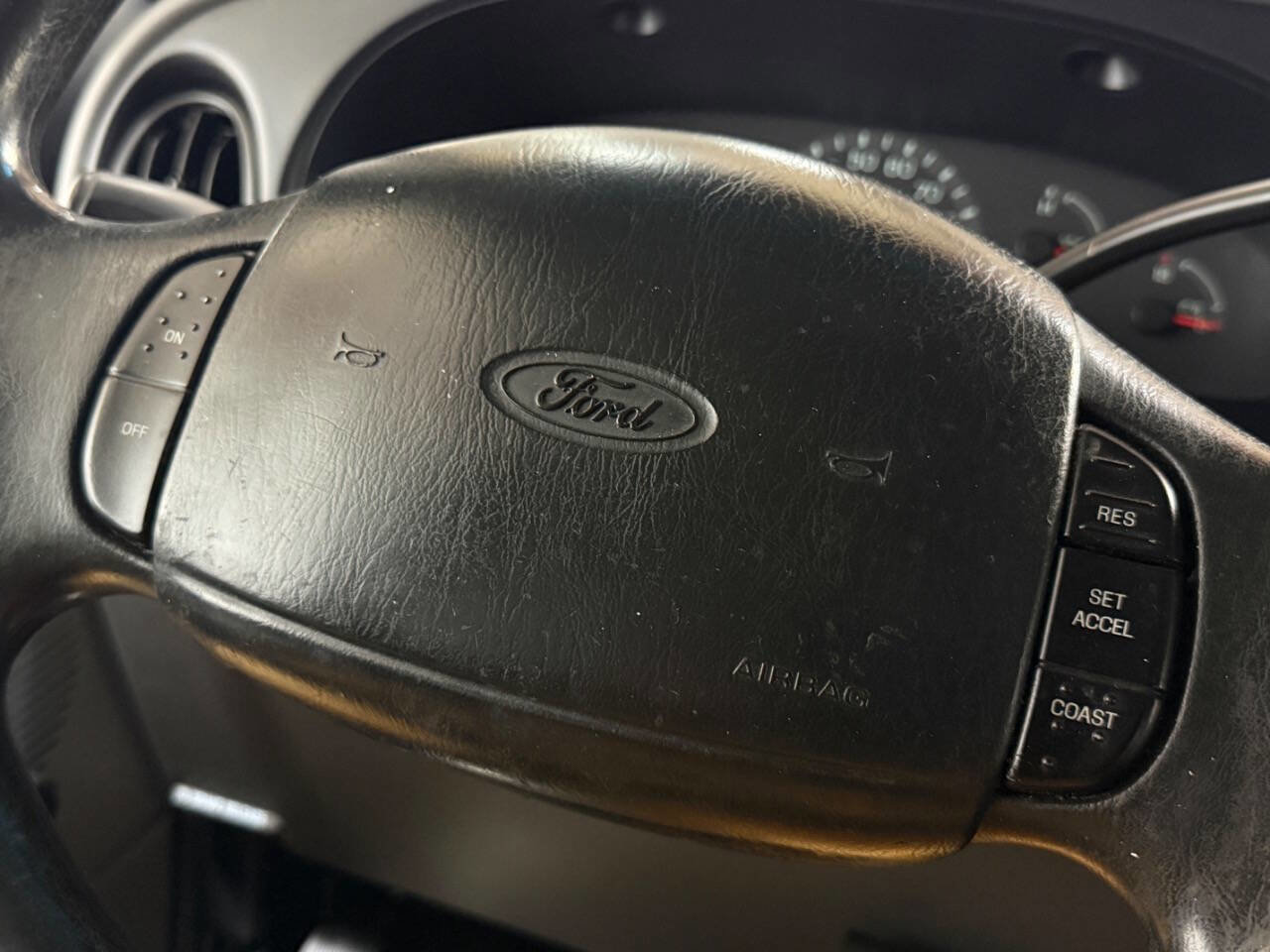 Used 2001 Ford E-350 and Econoline 350 XLT image 56