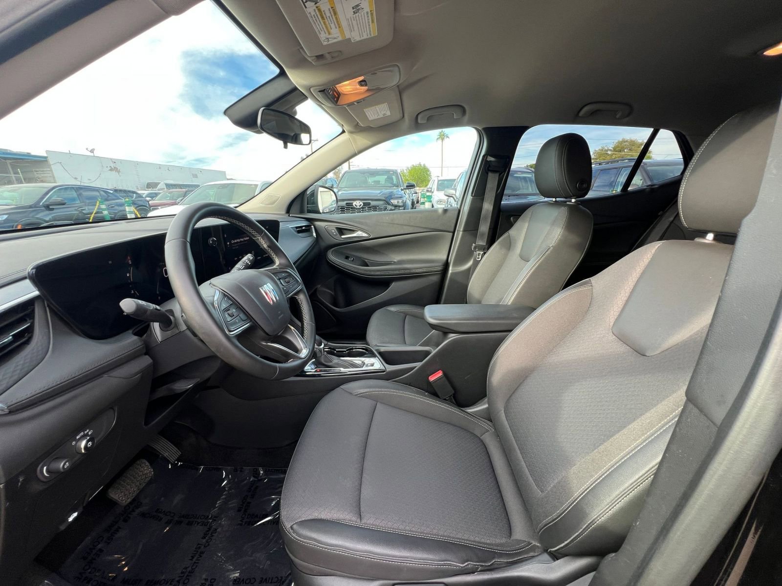 Used 2025 Buick Encore GX Preferred image 27