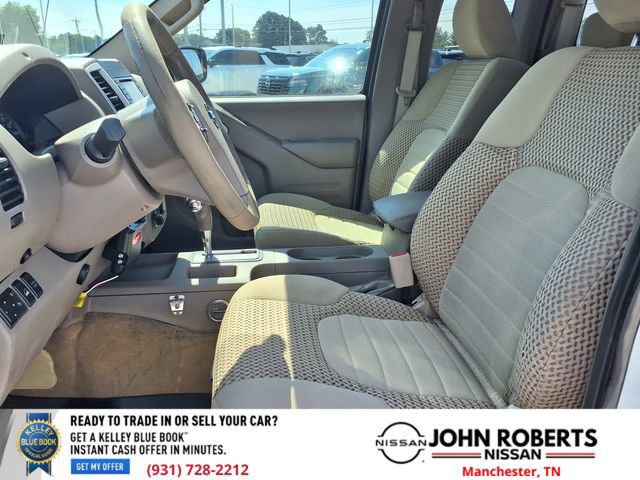 Used 2015 Nissan Frontier SV AWD/4WD image 3