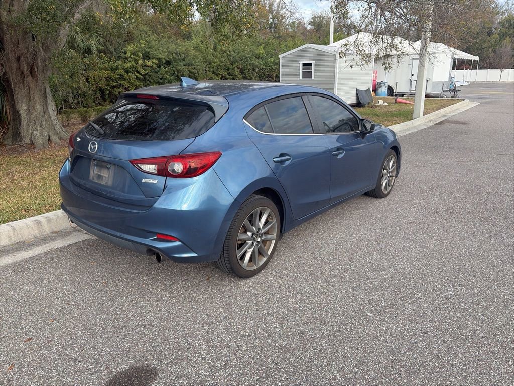 Used 2018 MAZDA MAZDA3 Grand Touring image 3