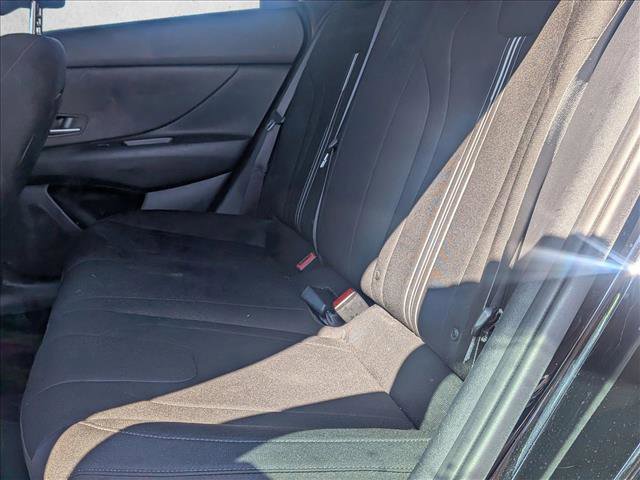 Used 2021 Hyundai Elantra SEL image 11