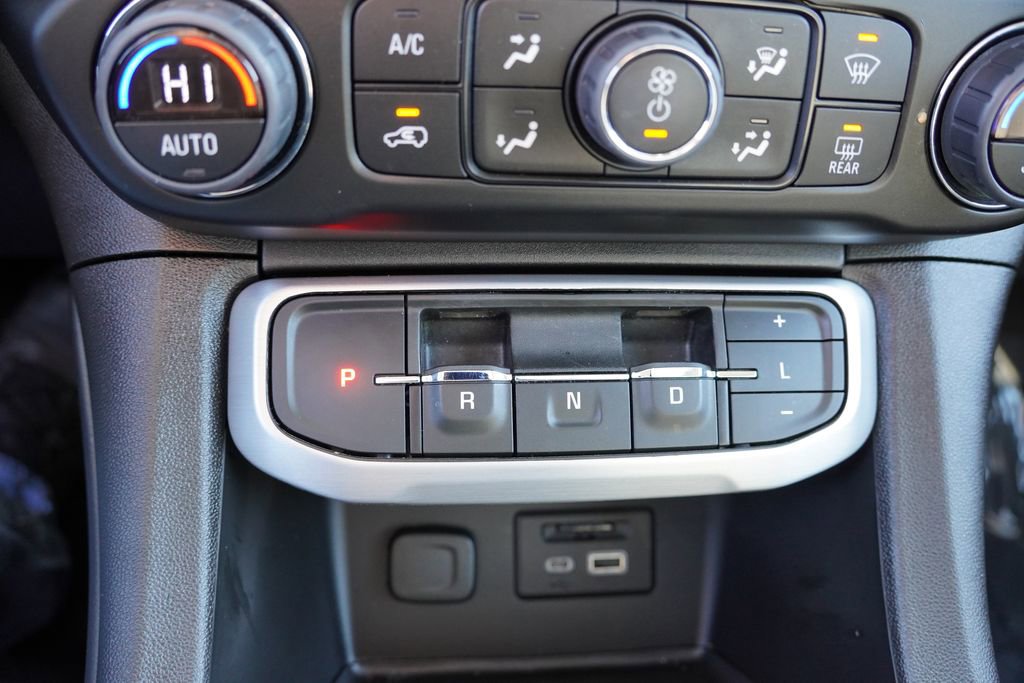 Certified 2023 GMC Acadia SLT w/ Preferred Package image 32